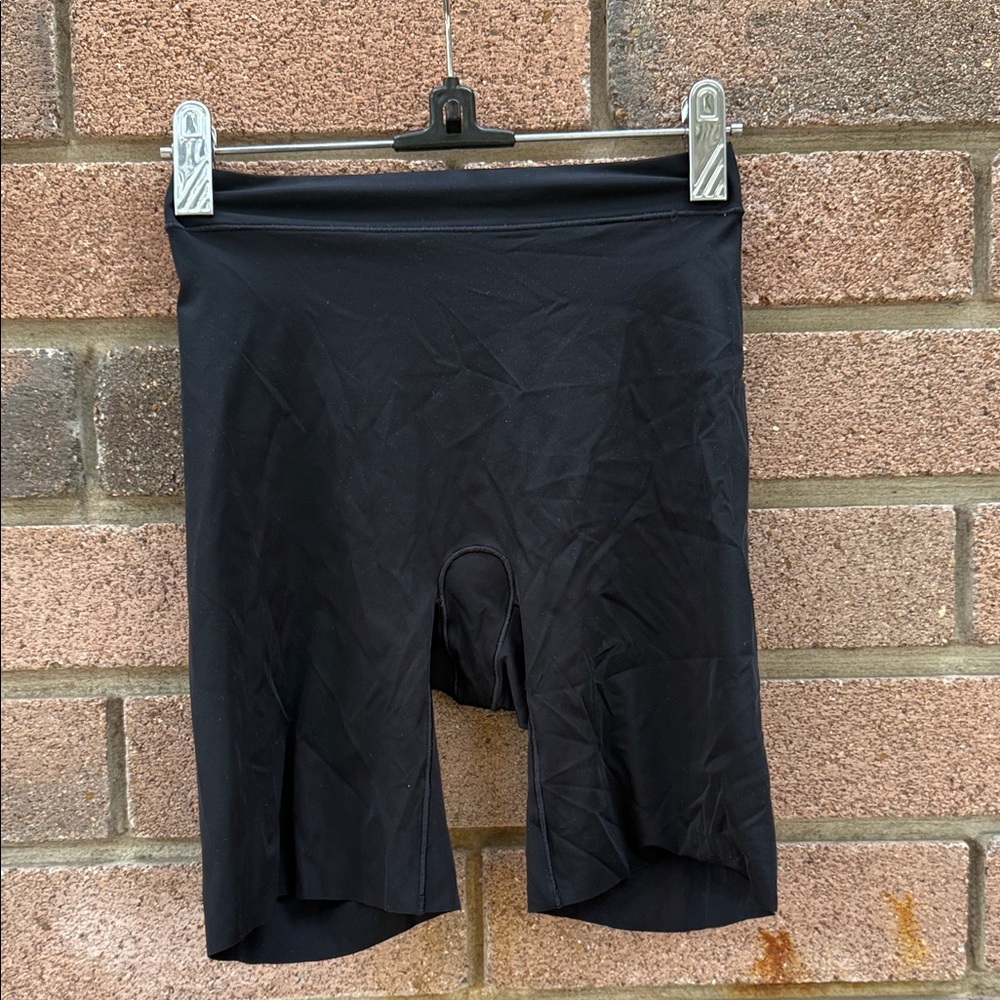 Soma Black Smoothing Short Size Large